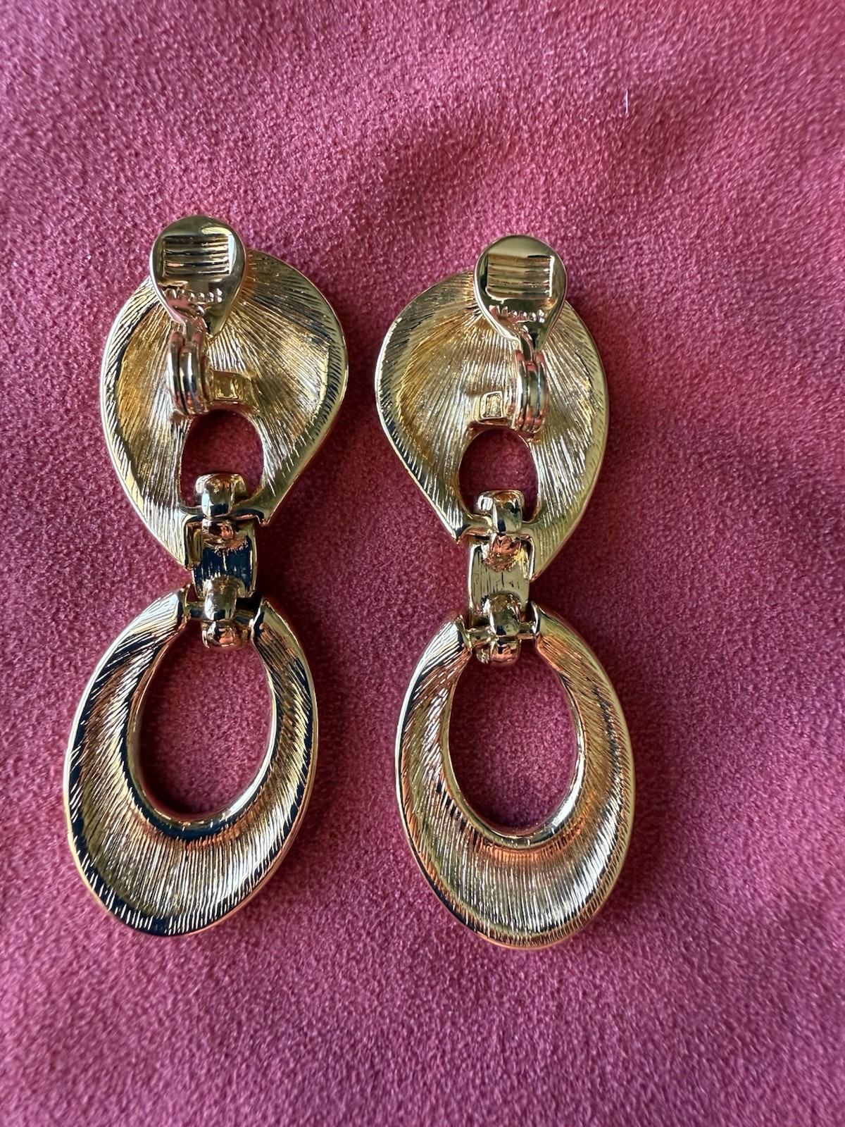 Statement Vintage! NWT Monet Gold & White Enamel Dangle Clip Earrings