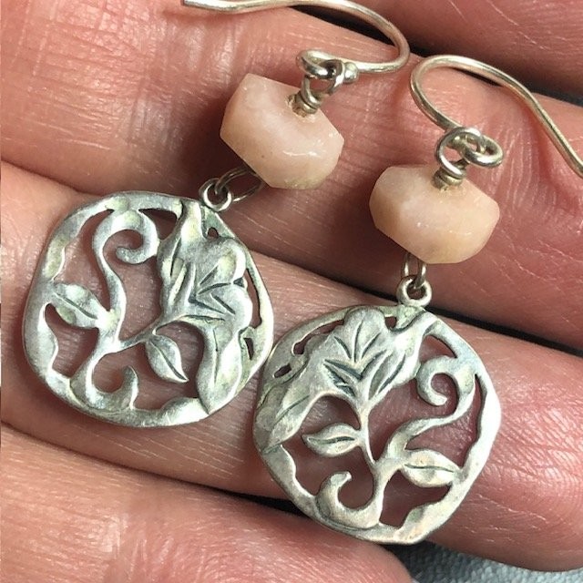 B1045 Sterling Silver Dangle Drop Flower earrings Rose Quartz 4.1gram 1.5″