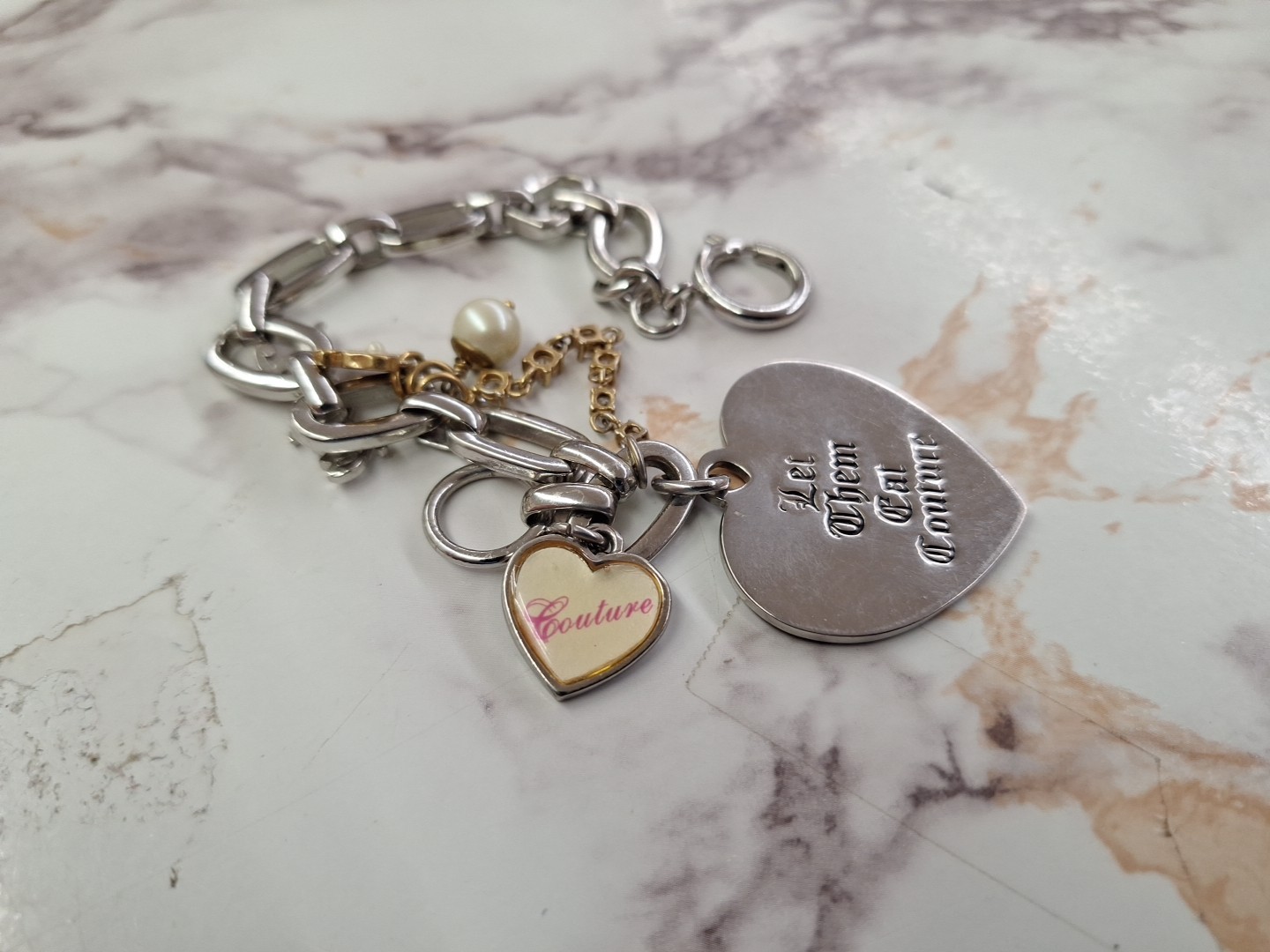 Y2K Juicy Couture LET THEM EAT COUTURE Heart Pearl Charm Bracelet Silver Tone