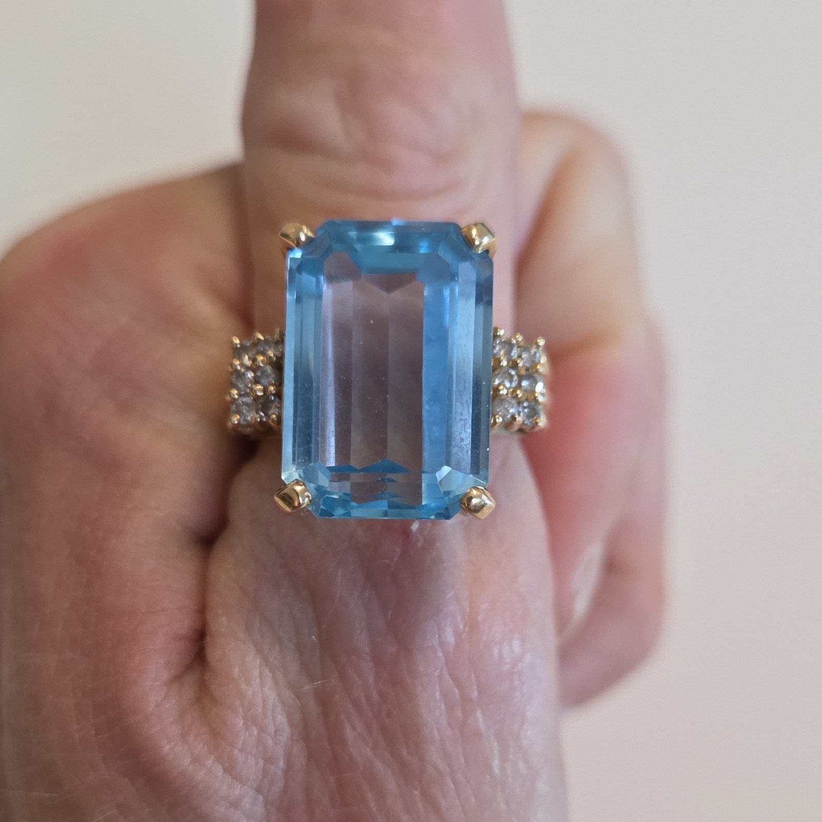 14k Gold Emerald-Cut 12.5-14.5ct Blue Topaz Ring w/ Diamond Accents Size 7.75