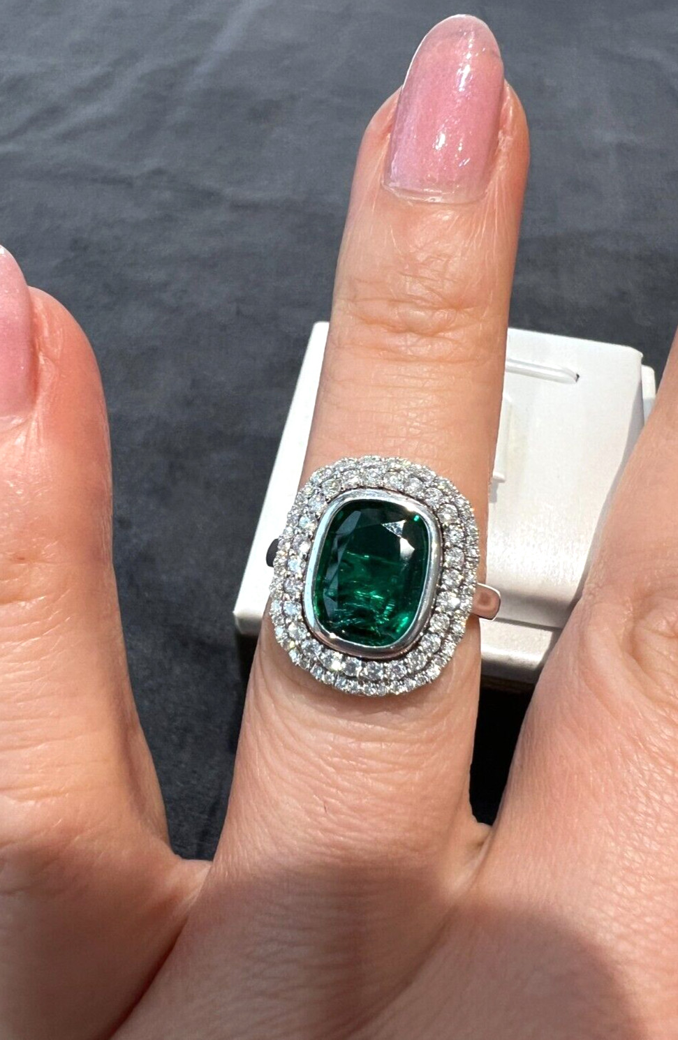 18ct White Gold Diamond Emerald Ring with Valuation Certificate