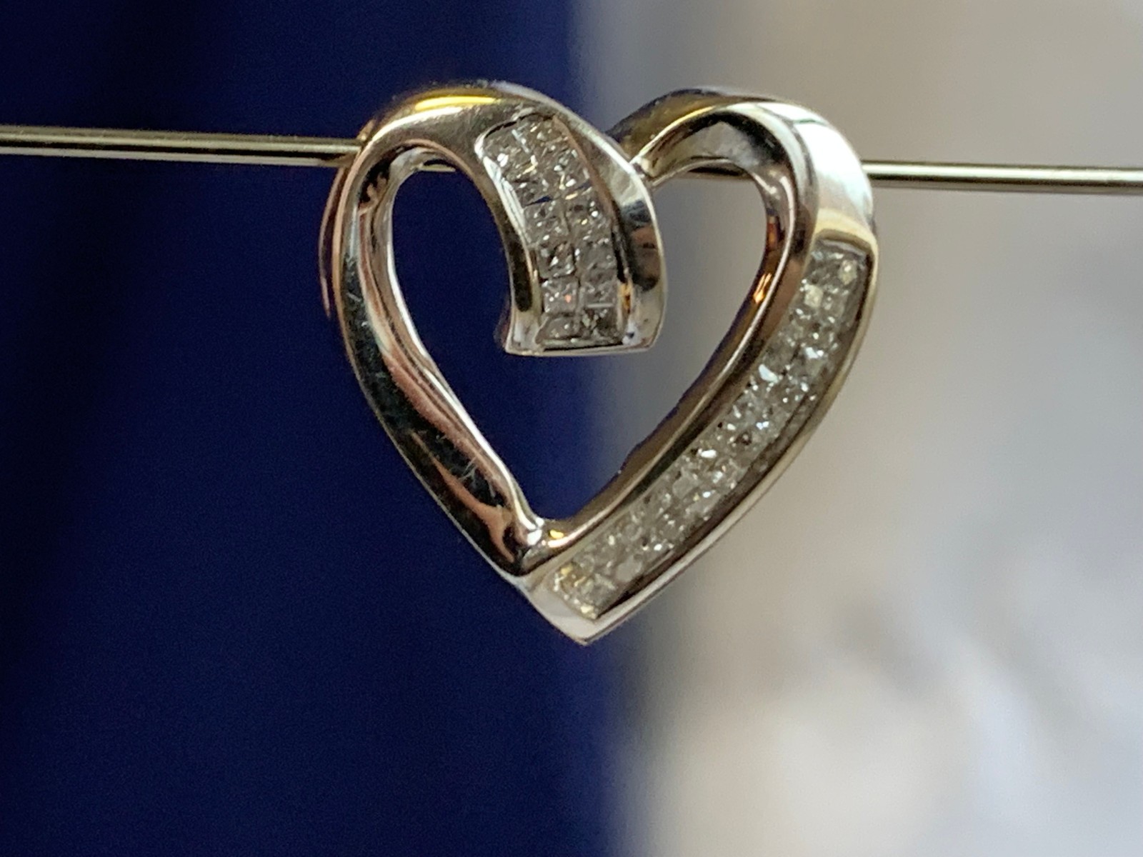 10K White Gold Diamond Pendant 1.95g Fine Jewelry Heart Charm *READ*