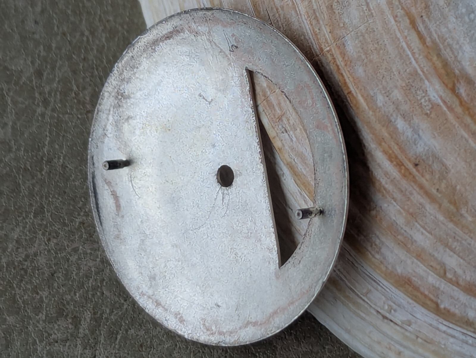 Vintage 1960/70’s RECORD-O-GRAF Satin Sunburst Silvery Gray Jump Hour Dial