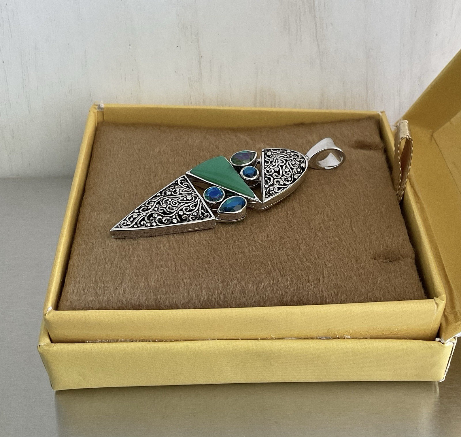Sajen Chrysoprase, Rainbow Paraiba Quartz Pendant 3.00 CTW 925 Sterling Silver