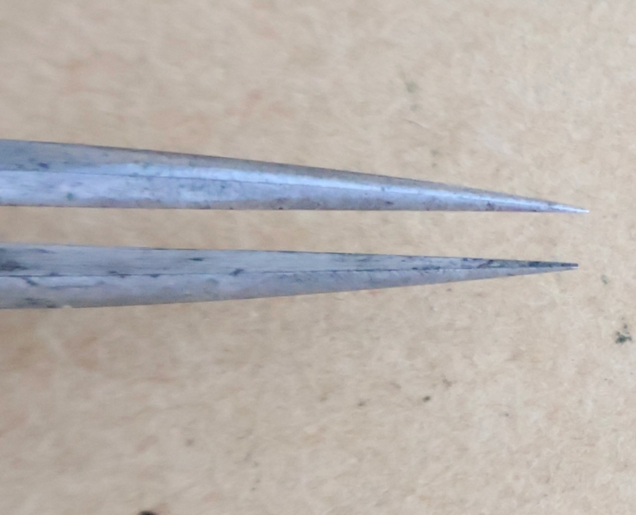 2 Pr. of Tweezers: Tanic No. 5/AT + duMont Fils No. 4 / Switzerland / MT Tools