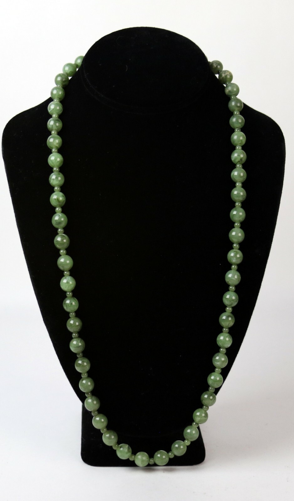 Vintage Marbleized Green Bead Strand String Necklace