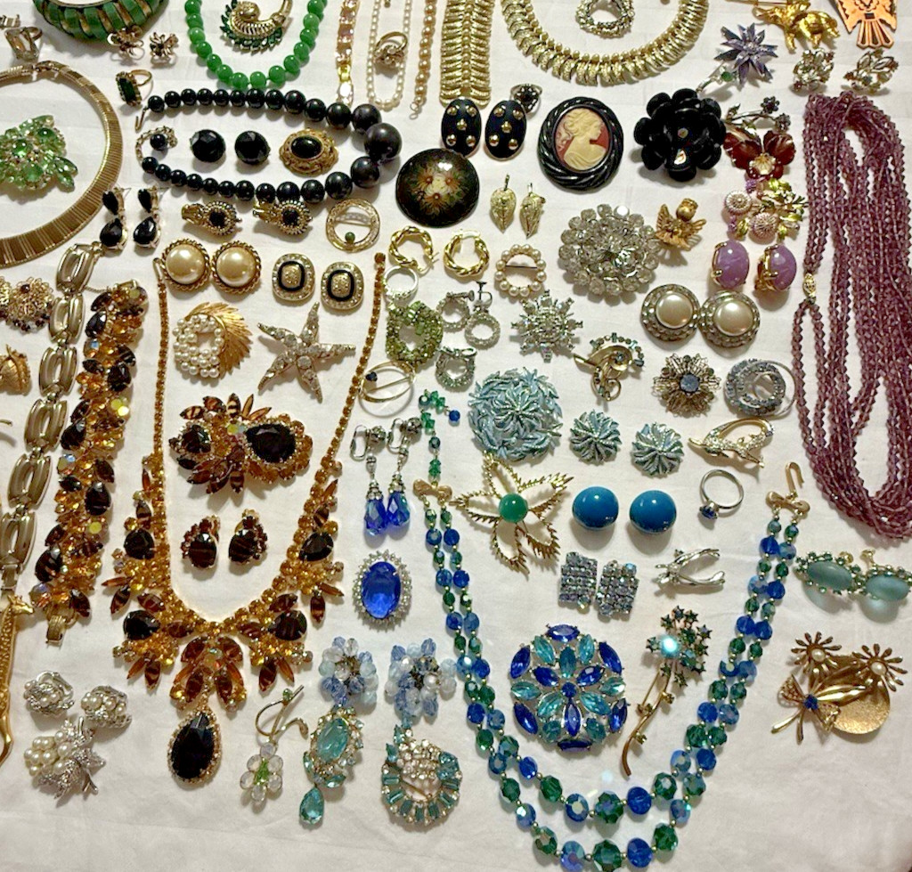 Vtg Jewelry Lot 181 Pcs Juliana, Ciner, Florenza, Trifari, Weiss, Schreiner, BSK