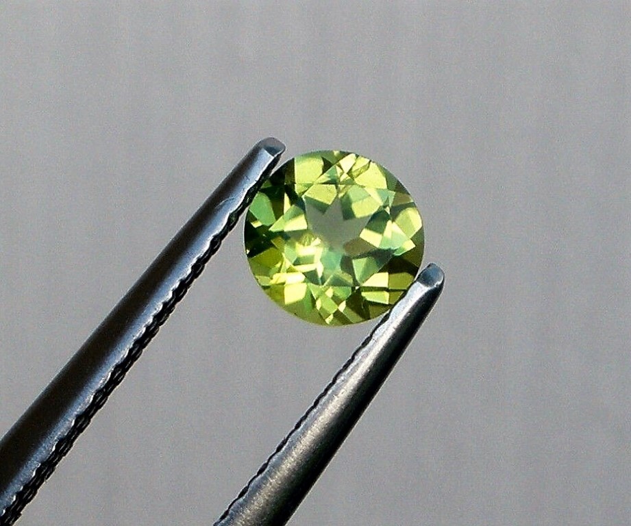PERIDOT ROUND CUT GEM LIME GREEN PAKISTAN FACETED NATURAL GEMSTONE LOOSE NICE AA