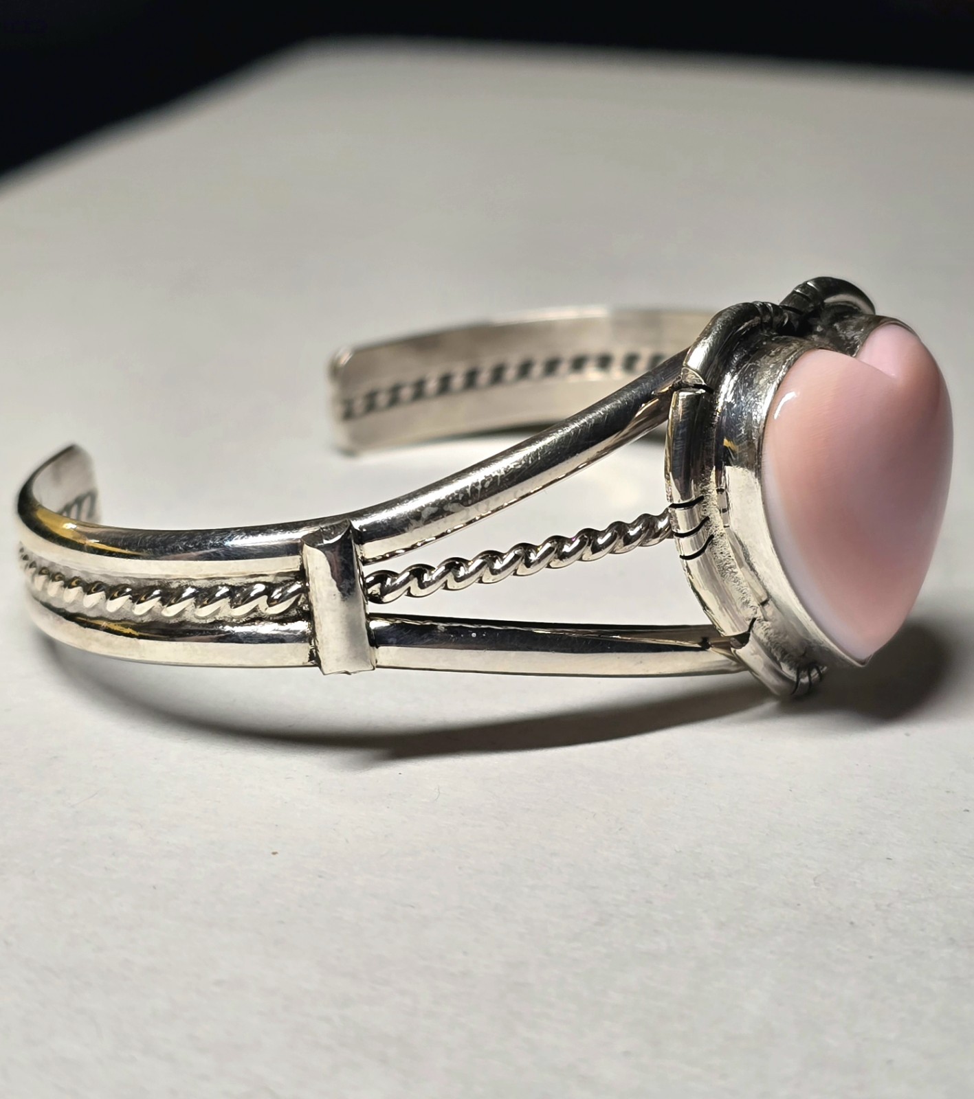 Navajo Sterling Silver Pink Conch Shell Heart Cuff Bracelet 925 Signed SE