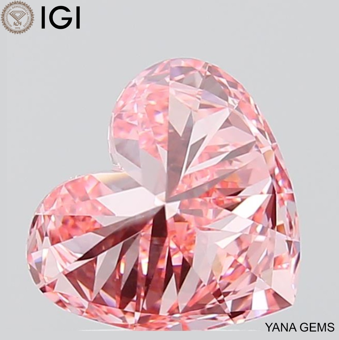 Heart Shape Vivid Pink VS1 Clarity 1.50 CT CVD Lab Grown Diamond IGI Certificate