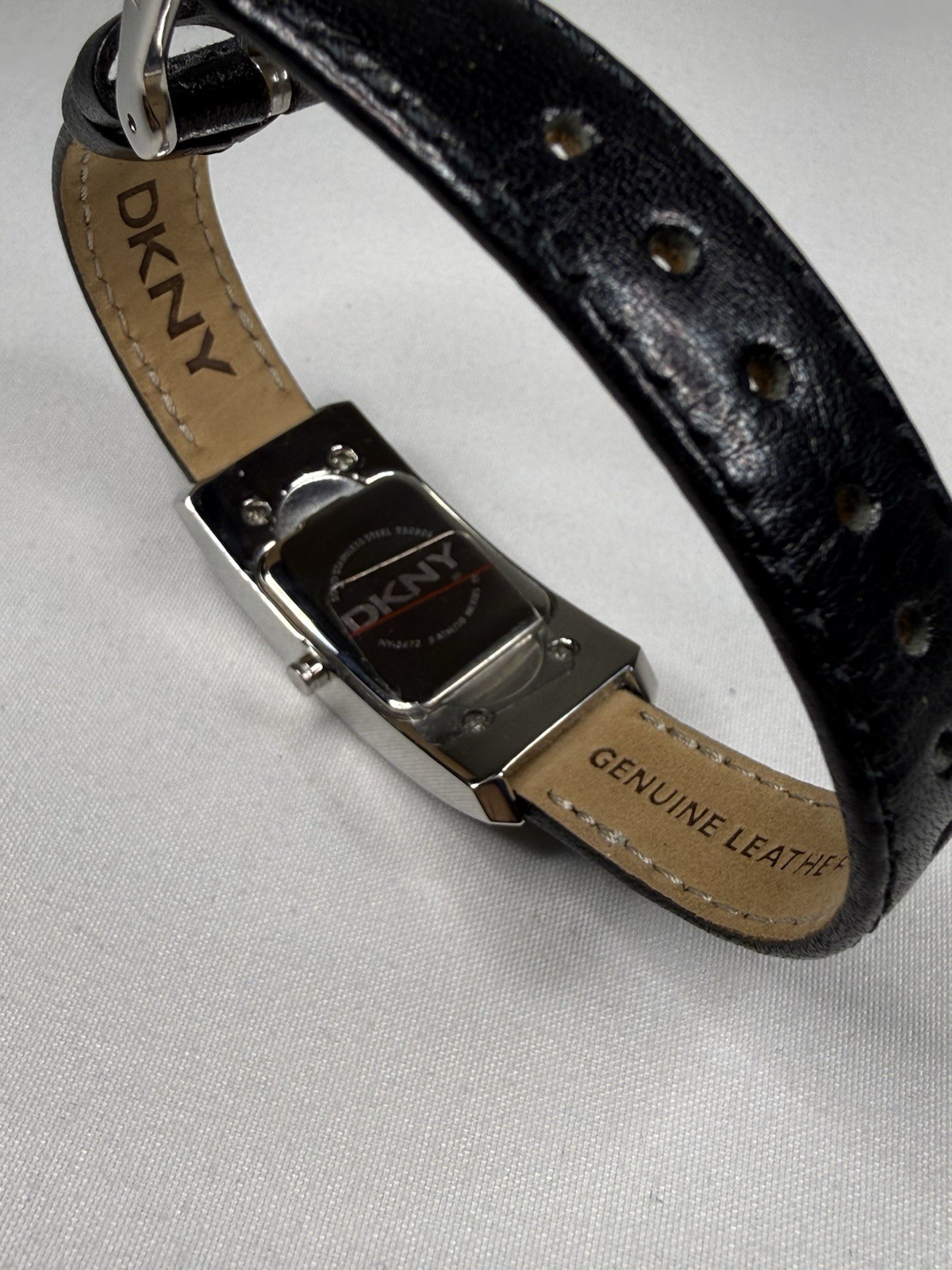 Woman’s DKNY Watch with Leather Band **Nice** NY3473