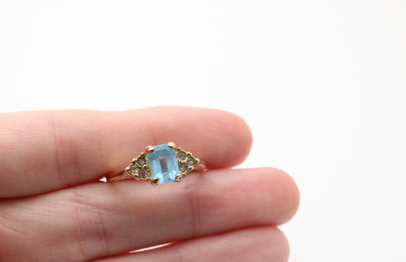 18K HG Yellow Gold Plate Emerald Cut Blue Crystal Trinty Rhinestone Band Ring 9