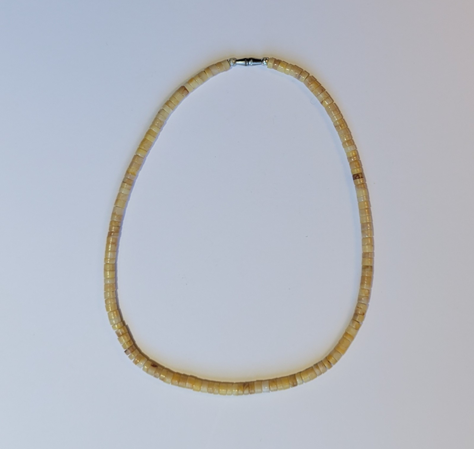 Southwestern Heishi Shell Bead Hand Beaded 15in Choker Necklace Vintage
