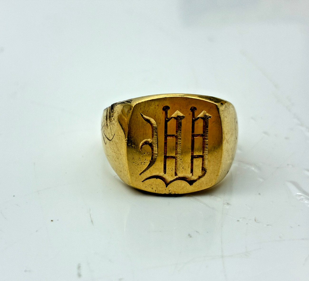 Vintage ArtCarved Signet Ring Gold Tone Engraved Watson Johnson 1985