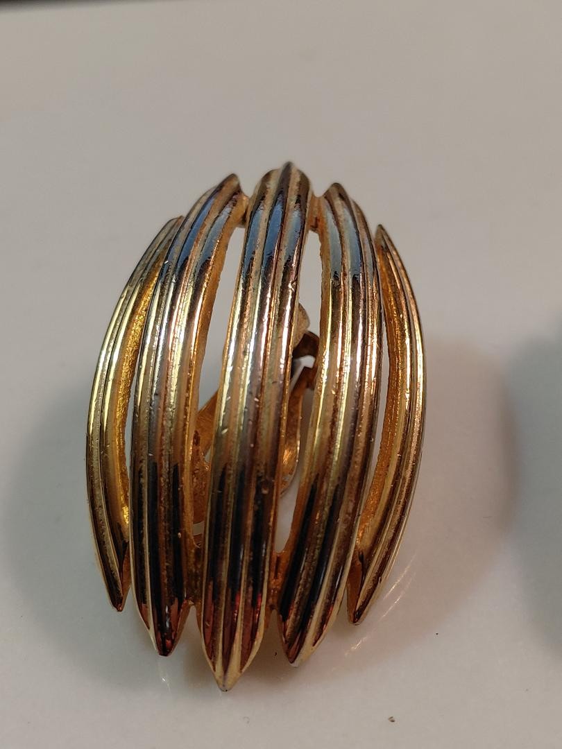 Vintage 1970’s GIVENCHY Paris – New york earrings