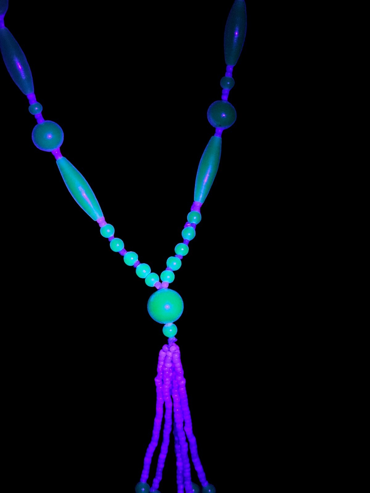 Antique 1920-30s Art Deco Sautoir Green White Uranium Glass Bead Tassel Necklace