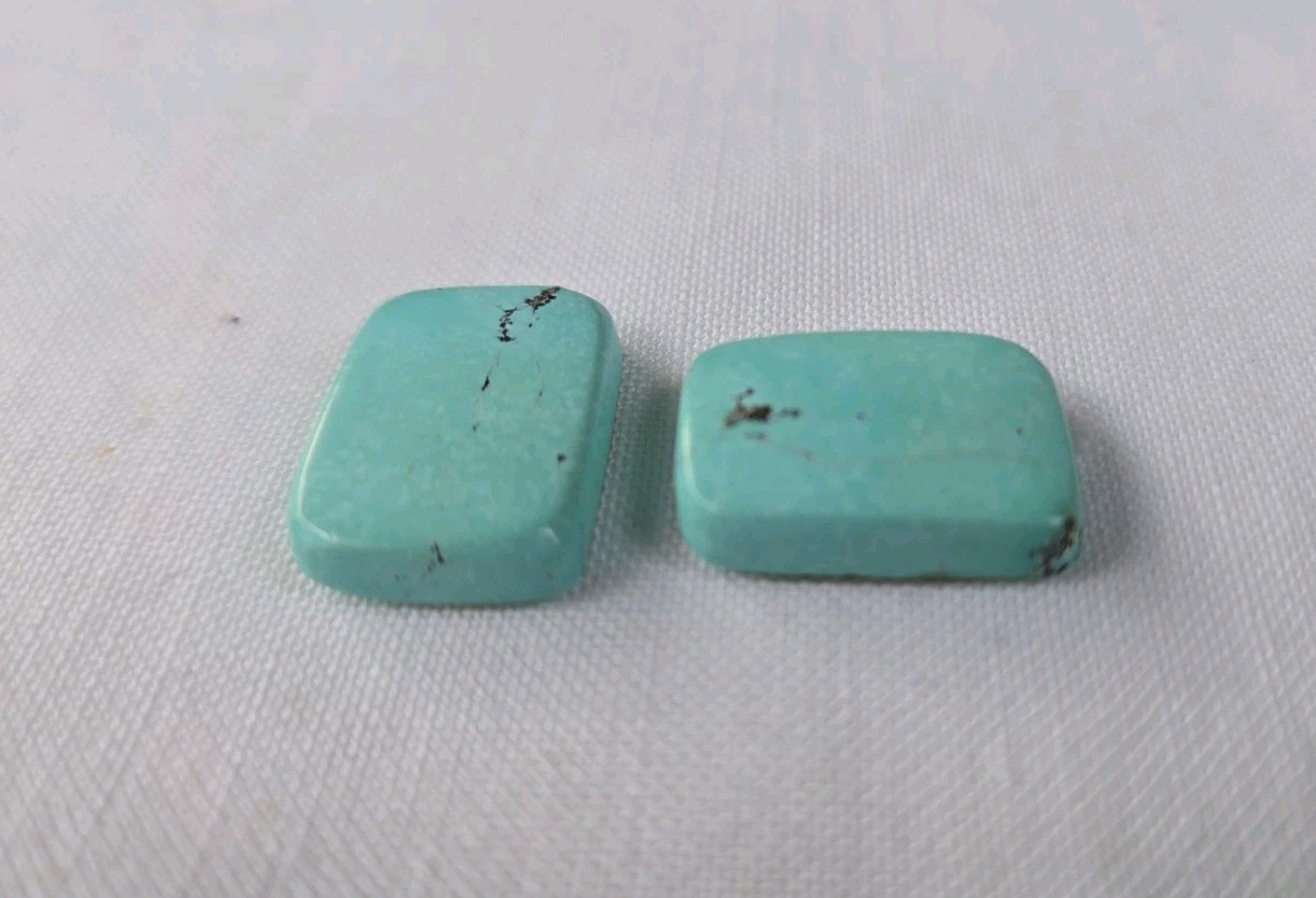 2 MATCHING CALIBRATED RECTANGLE TURQUOISE CABOCHONS 20 CARATS T152