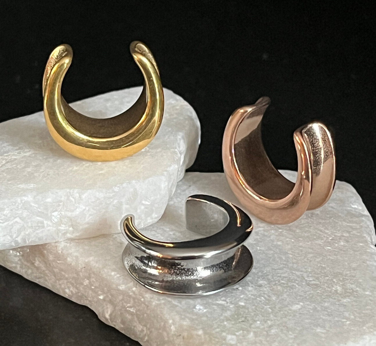 PAIR Saddle Ear Spreader Surgical Steel Tunnels Plugs Earlet Gauges Body Jewelry