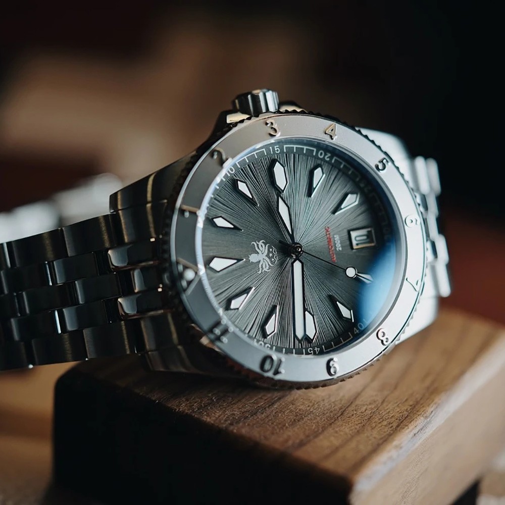 Phoibos Voyager 200M Steel Automatic Grey Sunray Diver Date Men’s Watch