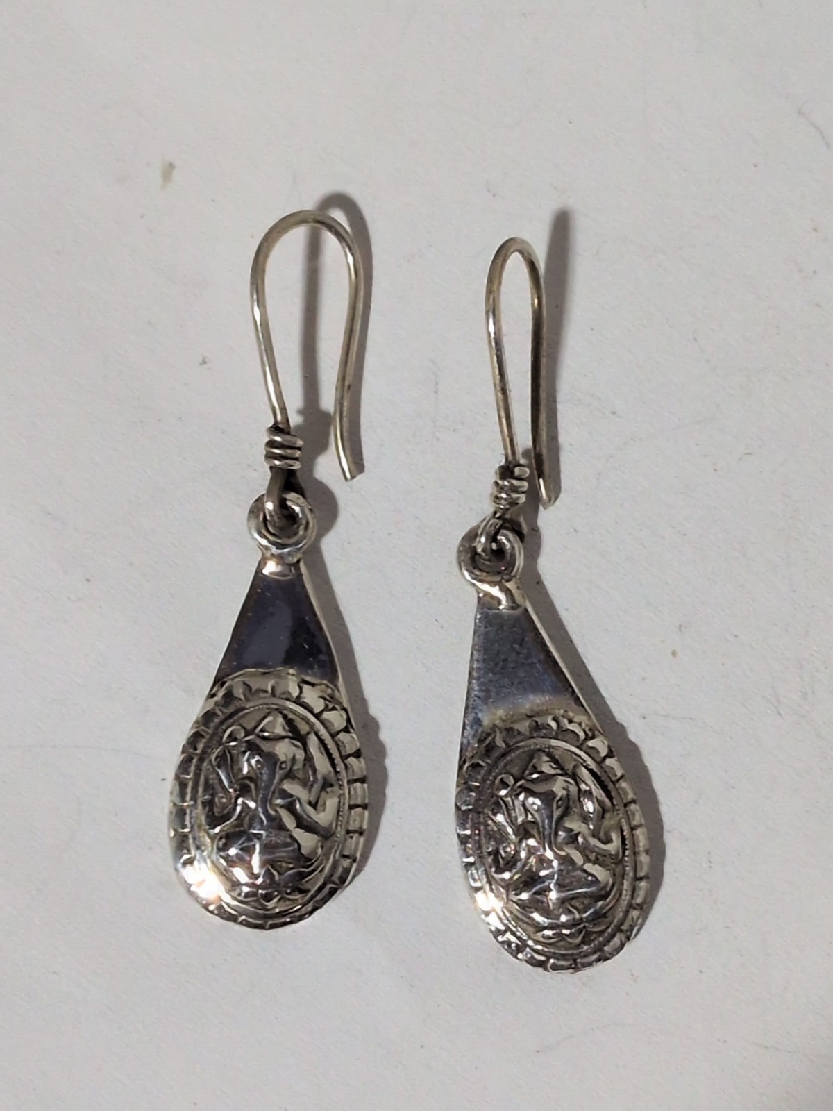 VINTAGE STERLING SILVER 1 INCH GANESH HINDU GODDESS DANGLE EARRINGS 6.7 GRAM 925