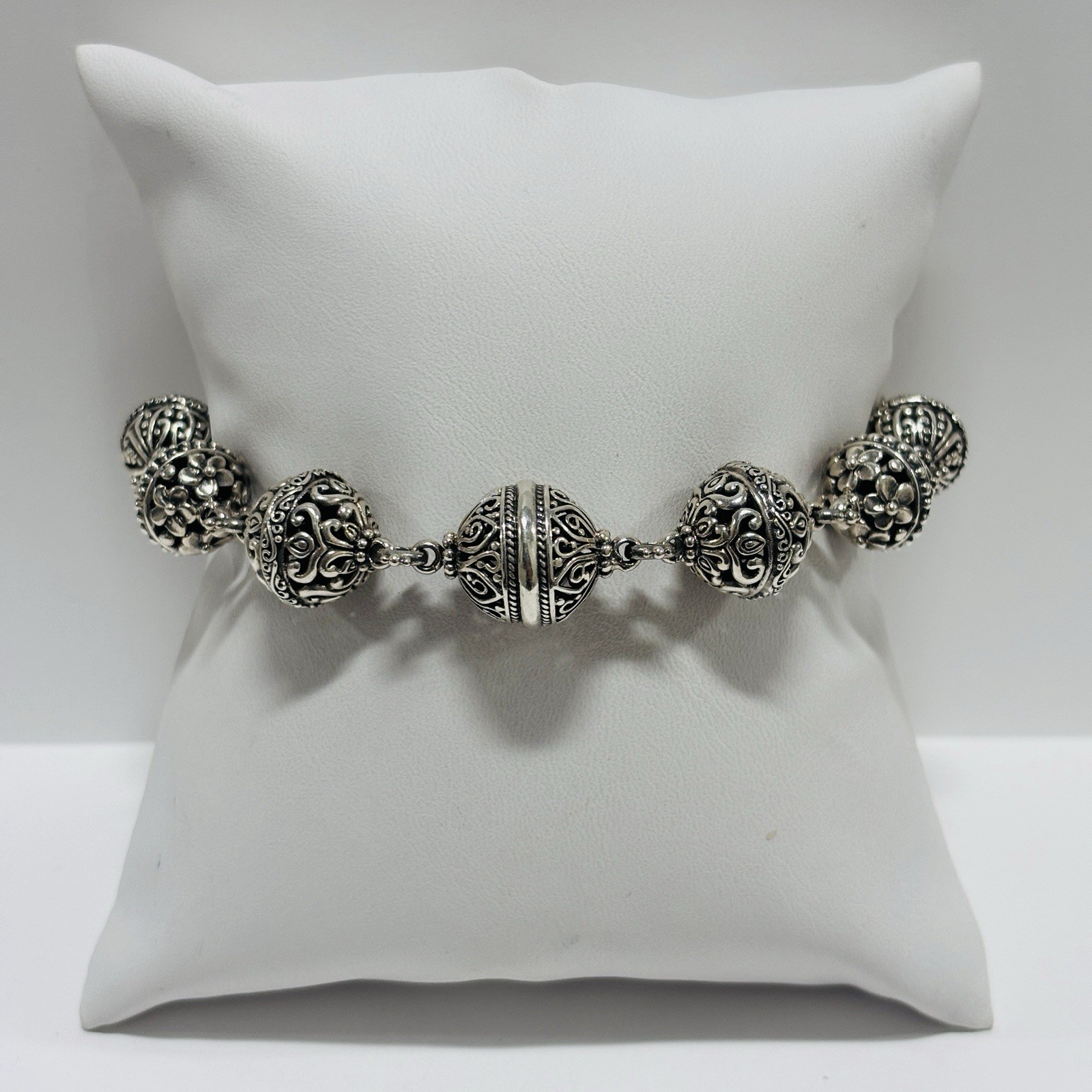 Sarda Sterling 925 Silver Ornate Ball Bracelet 8 in – 1.38
