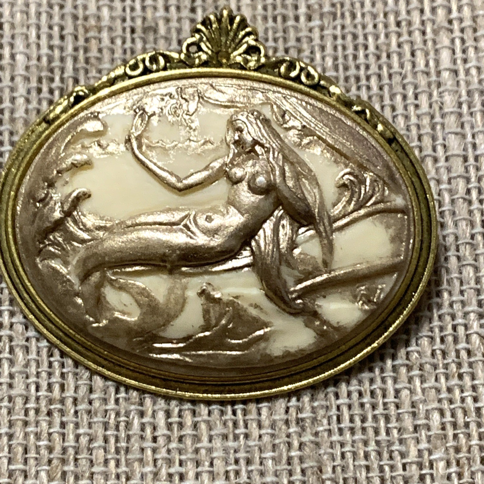 NEW ITEM*LG ELEGANT ART DECO SET MERMAID CAMEO BROOCH/PENDANT COMBO-ivy/gold