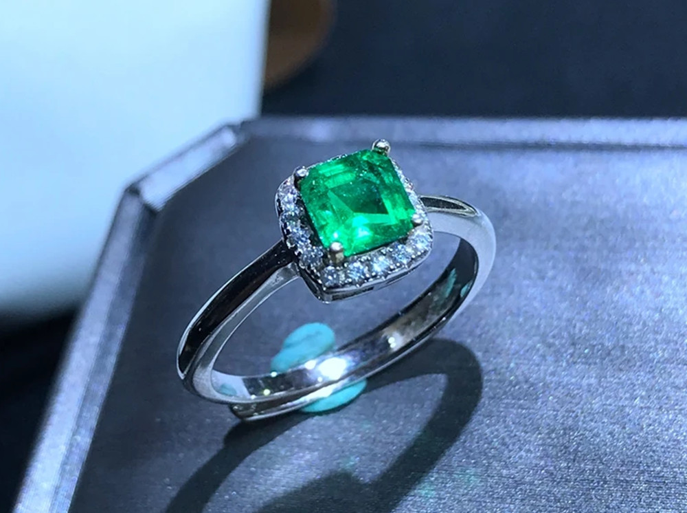 Natural Deep Green Emerald Sterling Silver 925 Handmade Women Solitaire Ring