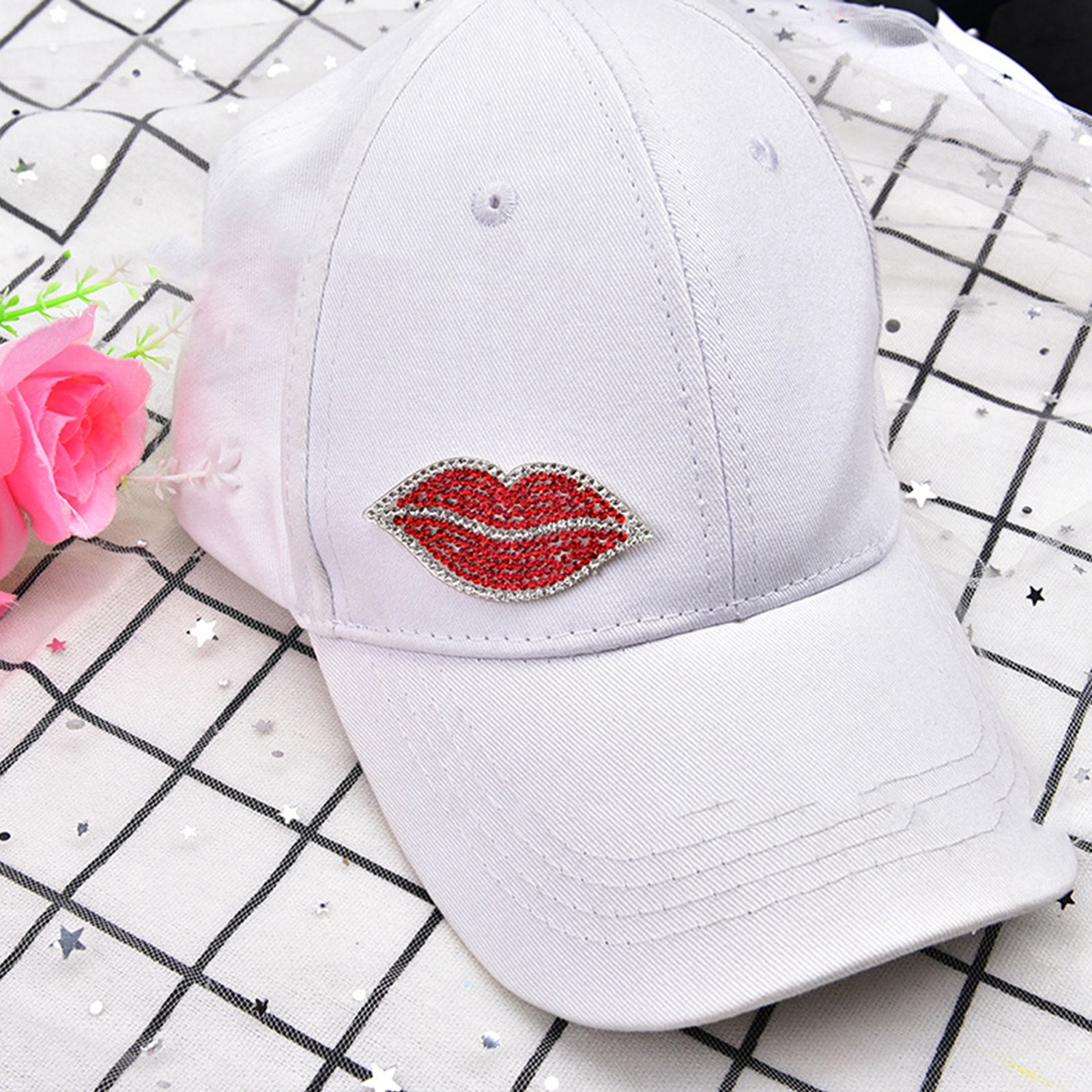 20Pcs Red Lip Rhinestones Resin Crystal Hot Pattern Clothing Decoration