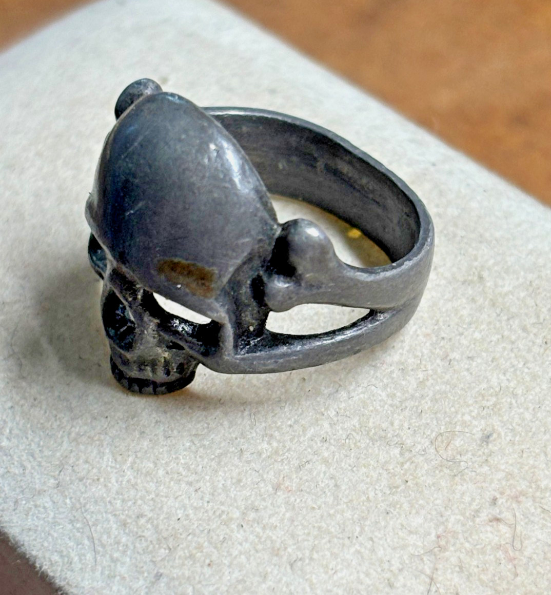 Vtg sz 5.5 ALCHEMY England GOTHIC Occult Pewter DEATH HEAD SKULL Ring SKELETON