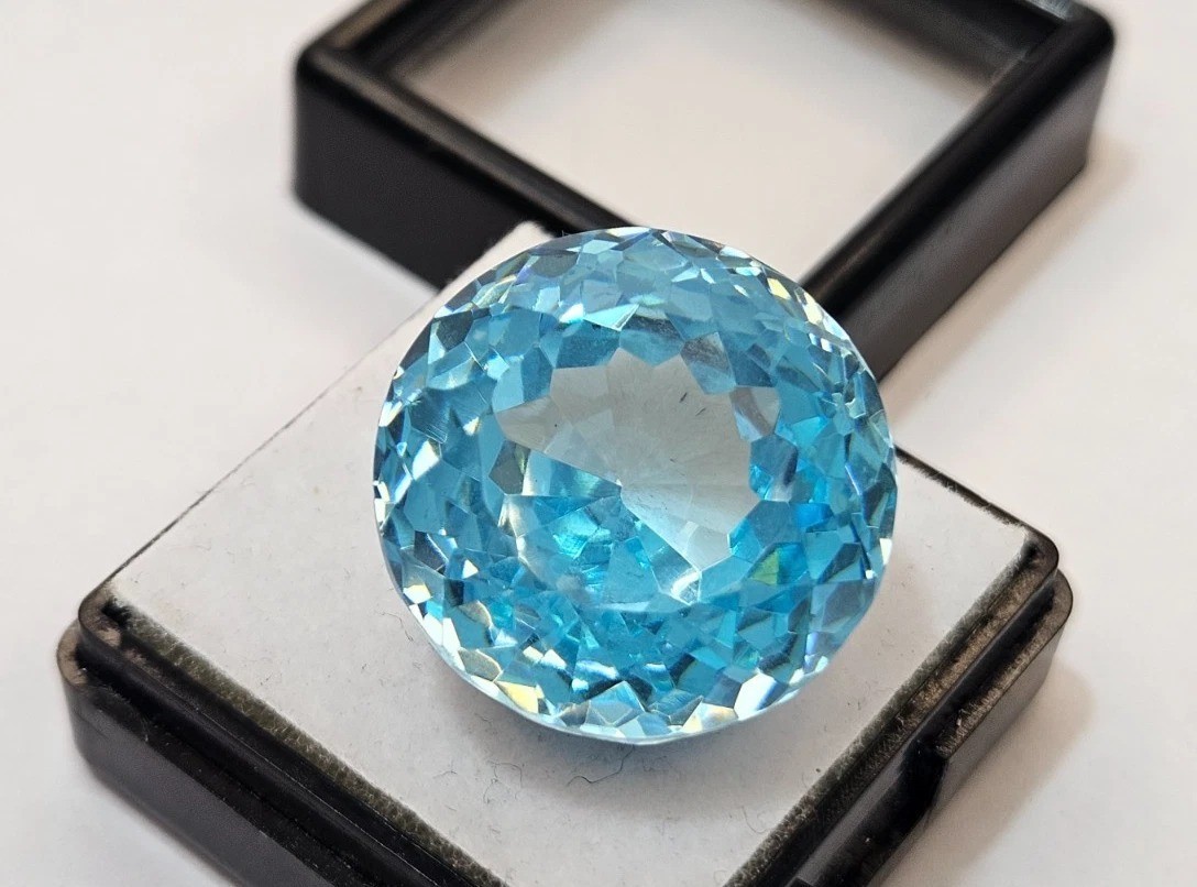 Round Cut Cambodia Zircon Sky Blue Colour 58-60 Ct Loose Certified Gemstone