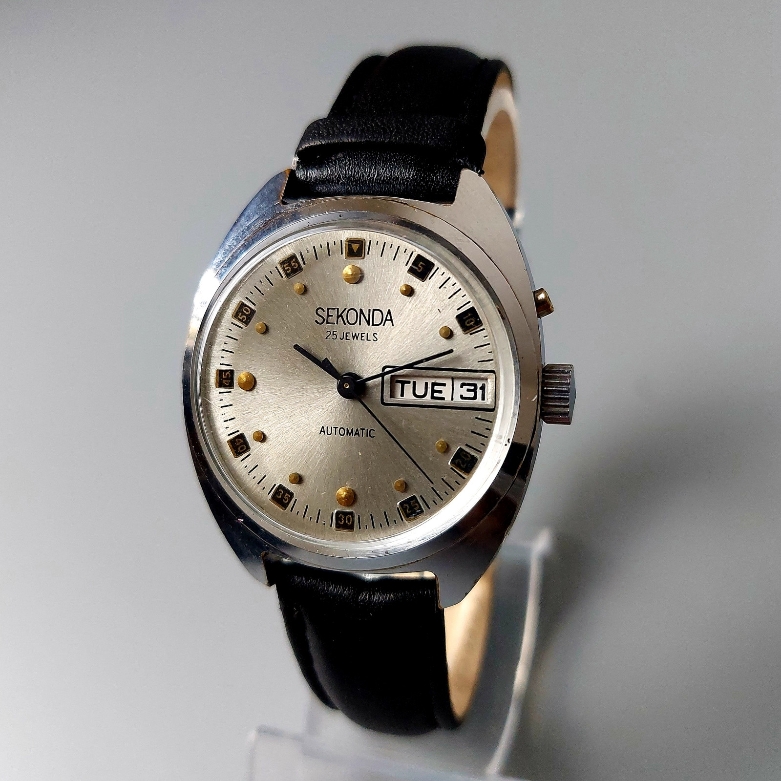 Vintage Men’s Watch Sekonda Automatic Soviet Wristwatch 25 Jewels Serviced