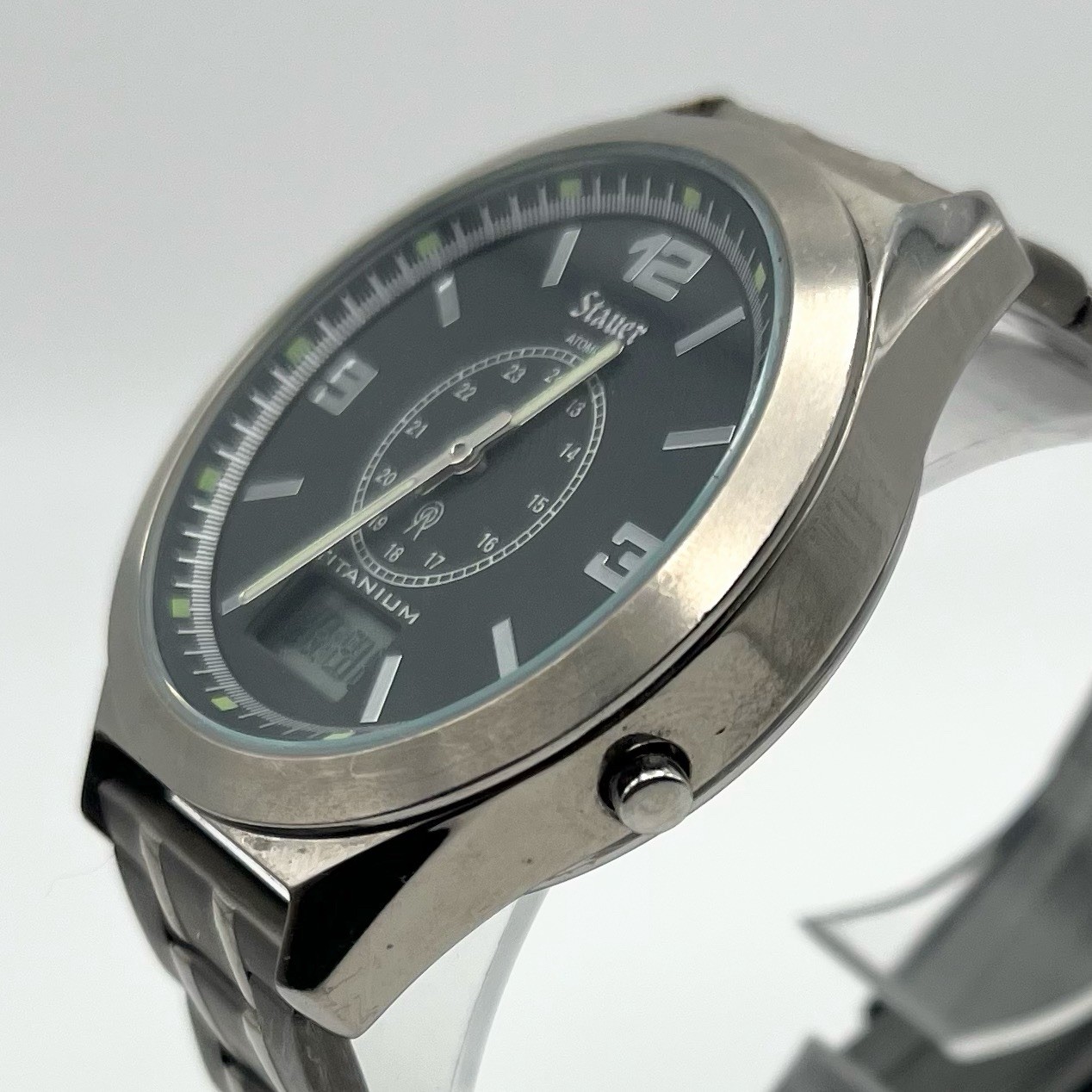 Stauer Atomic Titanium 17468 MERKUR-WWVB 42mm Movt 3ATM WR Radio Controlled