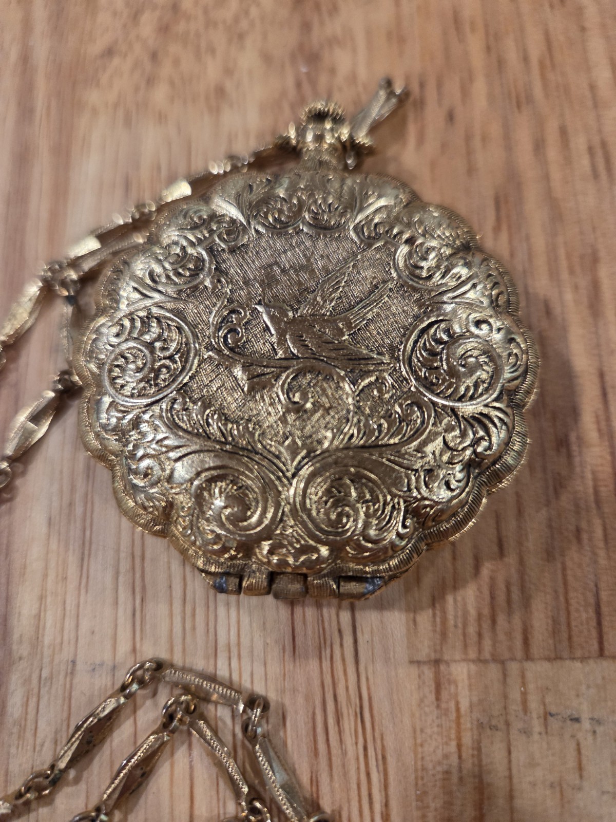 Vintage Signed Monet Gold Tone Powder Compact Pendant Necklace