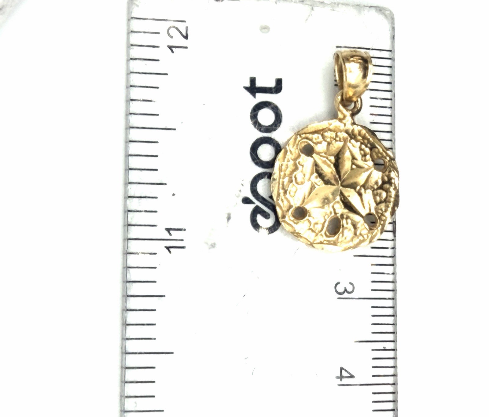 14K Solid Gold Sea Sandollar Pendant Signed TH 2.05g 25mm Long 16mm Wide Vintage