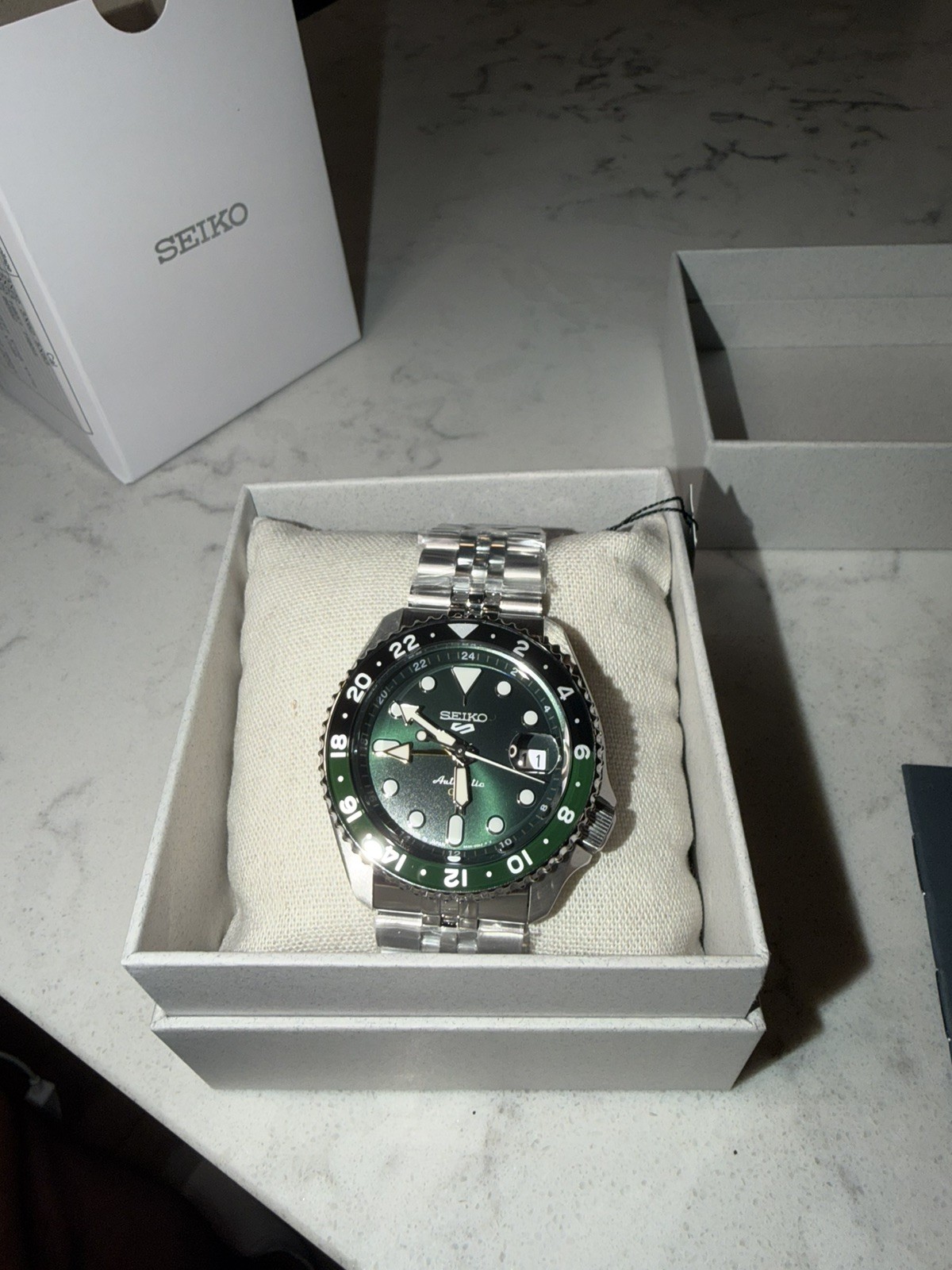 Unworn Seiko 5 GMT Automatic Watch Green Dial SSK035