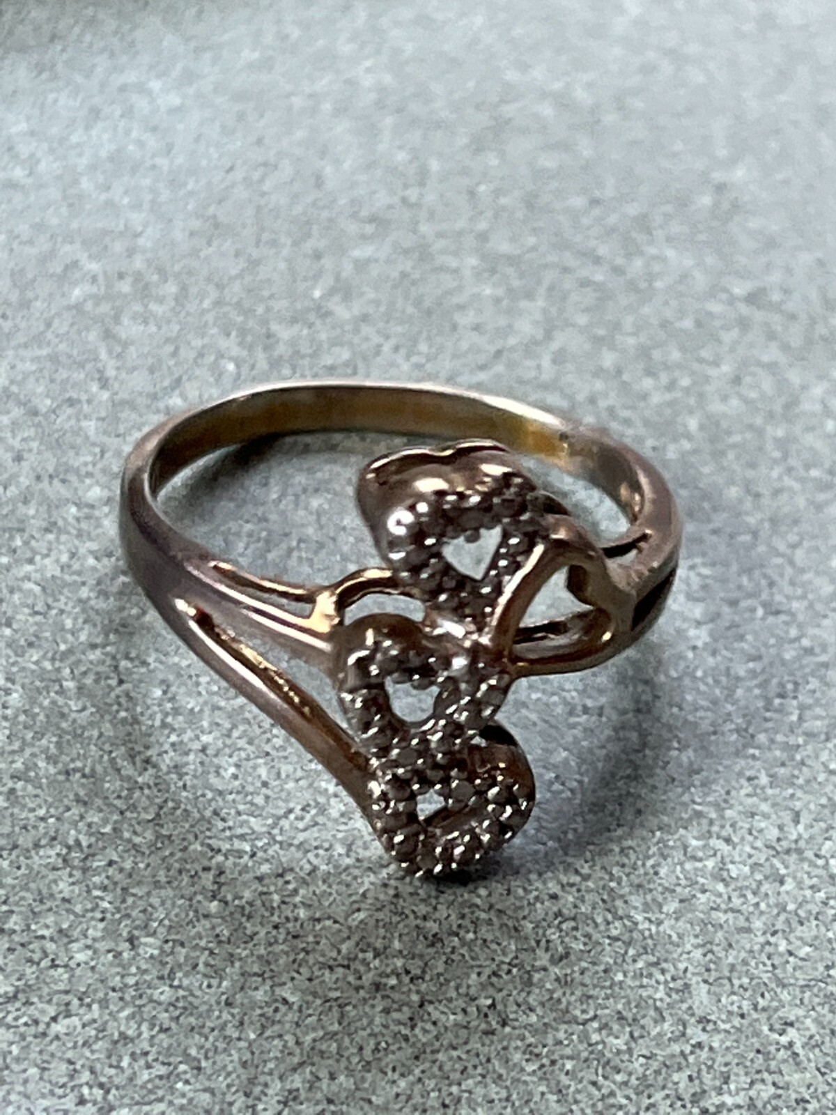 925 Marked Silver Split Band w Three Bumpy and one Smooth Tiny Open Hearts Ring