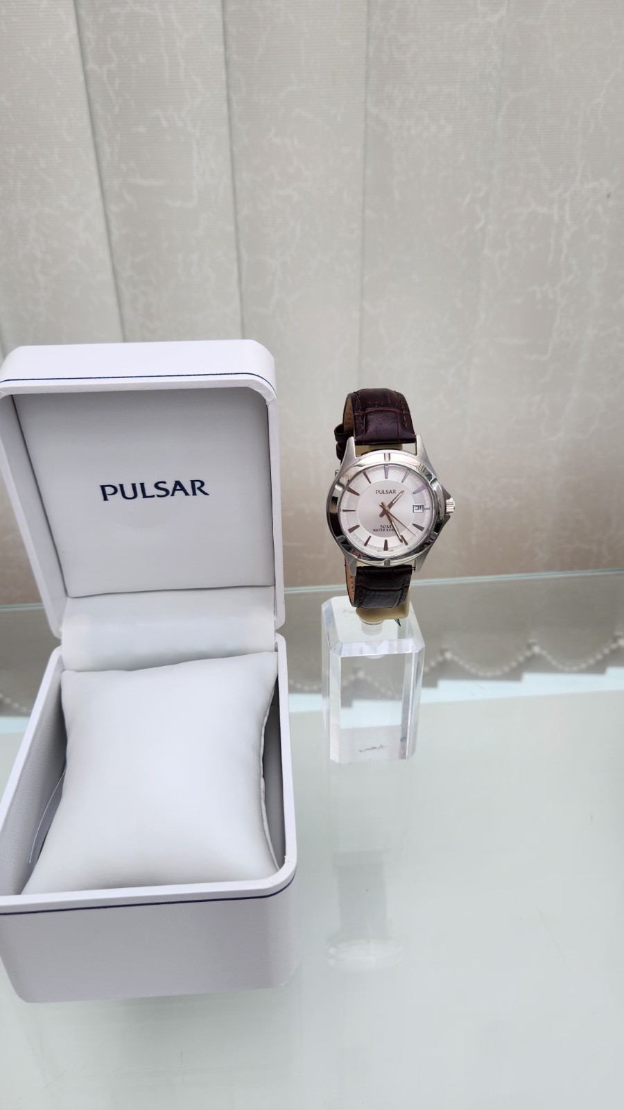Pulsar mens watch Date , Easy To Read, Brown Leather, WR 50m. (A4)