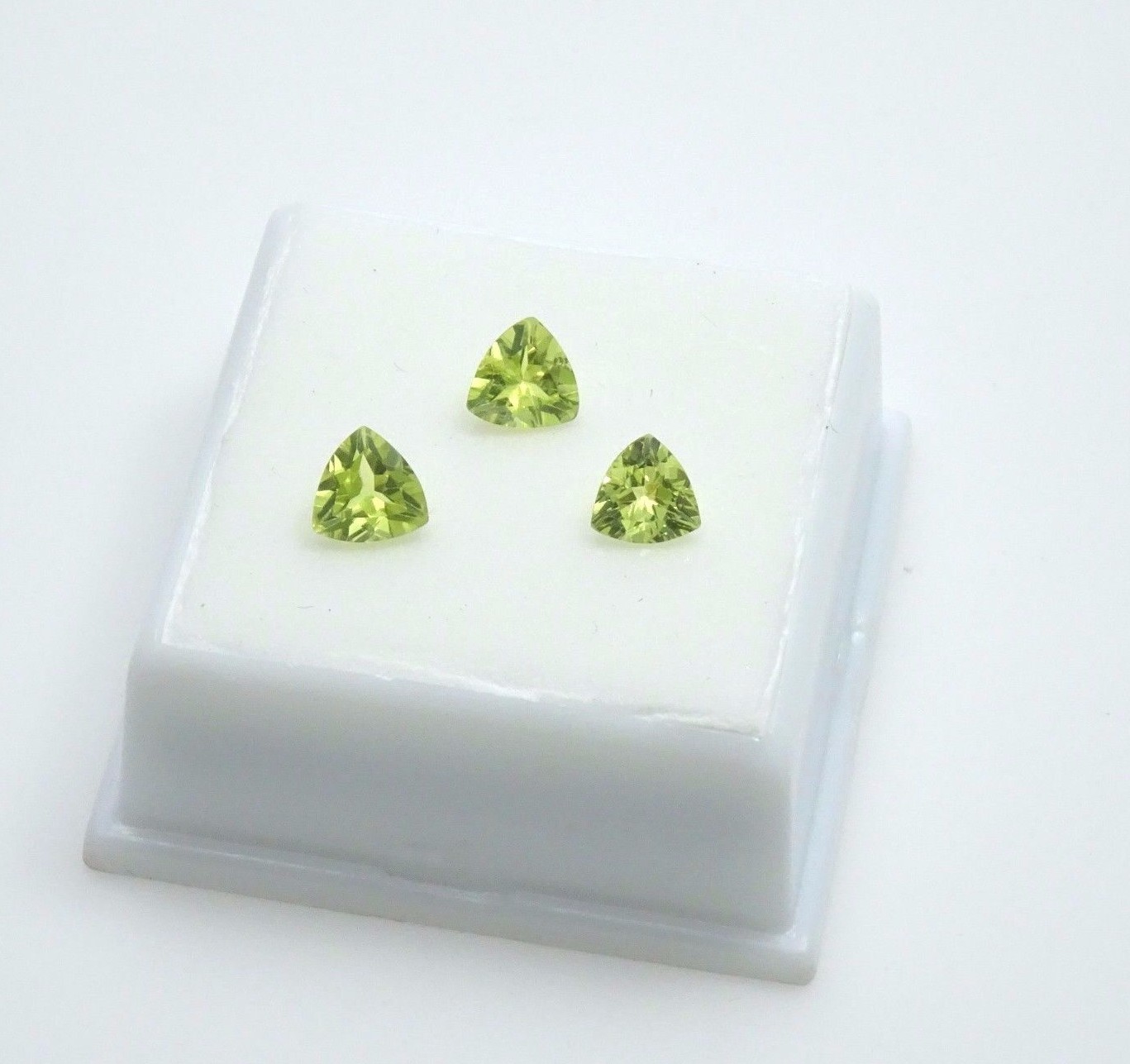 Set of 3 Green Chrysoberyl 2.0TCW – Trillion – 6x6mm – Loose Gemstones