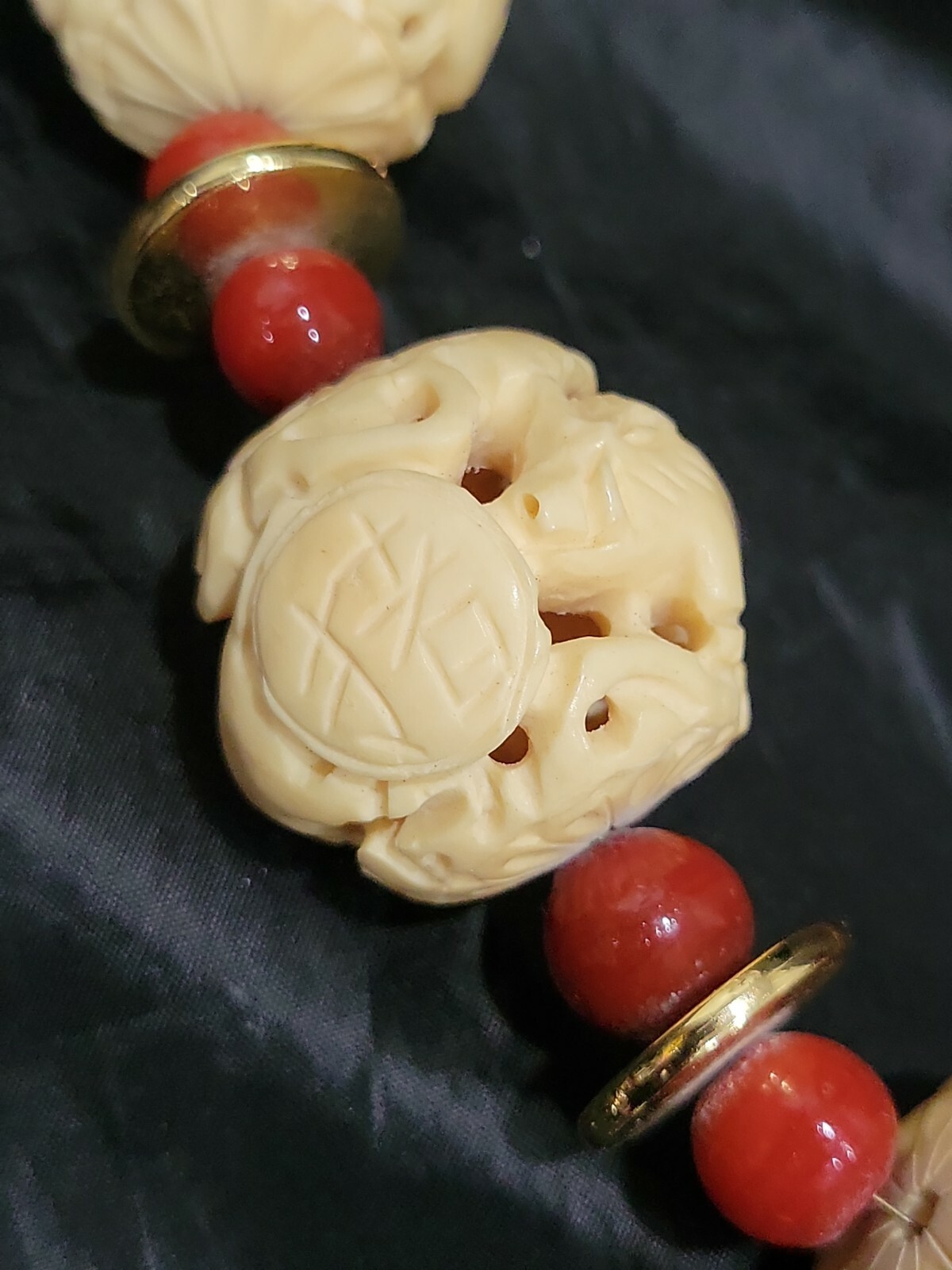 ANTIQUE CHINISE ZODIAC CARVED WATER BUFFALO BONE BEADS & RED STONE NECKLACE