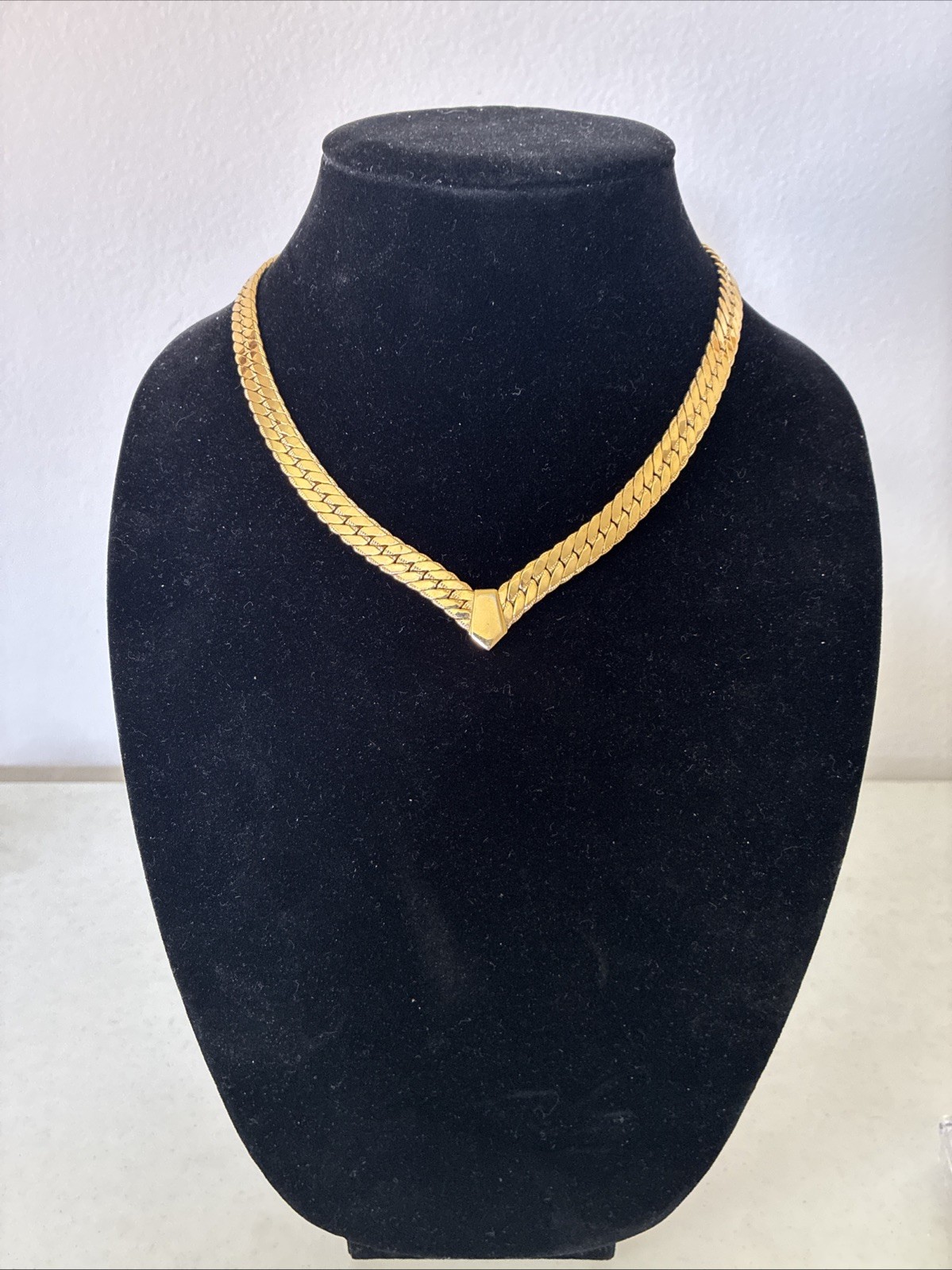 High Quality Thick Gold Chain Necklace 16″ V Shape Jewelry 1/4″ wide Smooth
