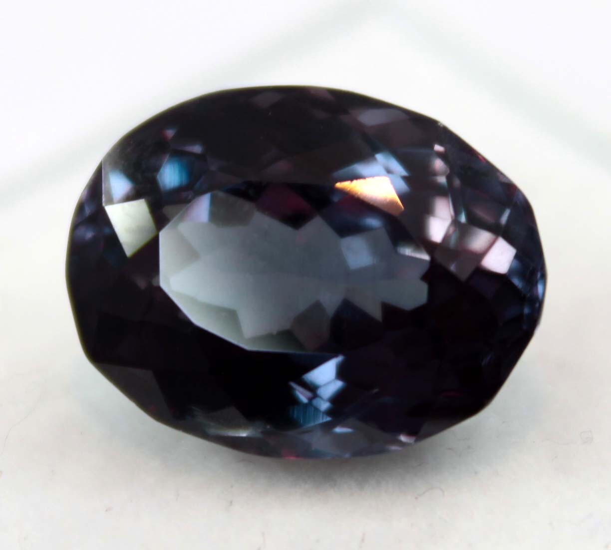 Natural Alexandrite Loose Gemstone 11 CT Oval Cut Color Changing Certified