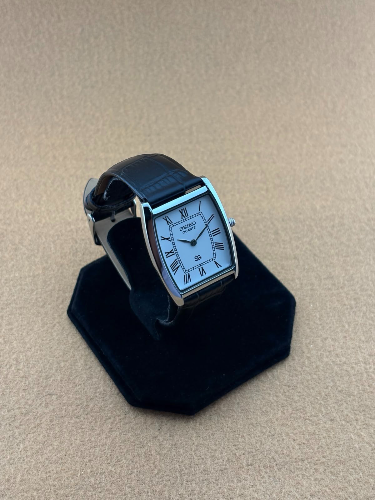 WHITE DIAL Vintage Seiko Slim Tonneau Tank Men’s Wrist Watch