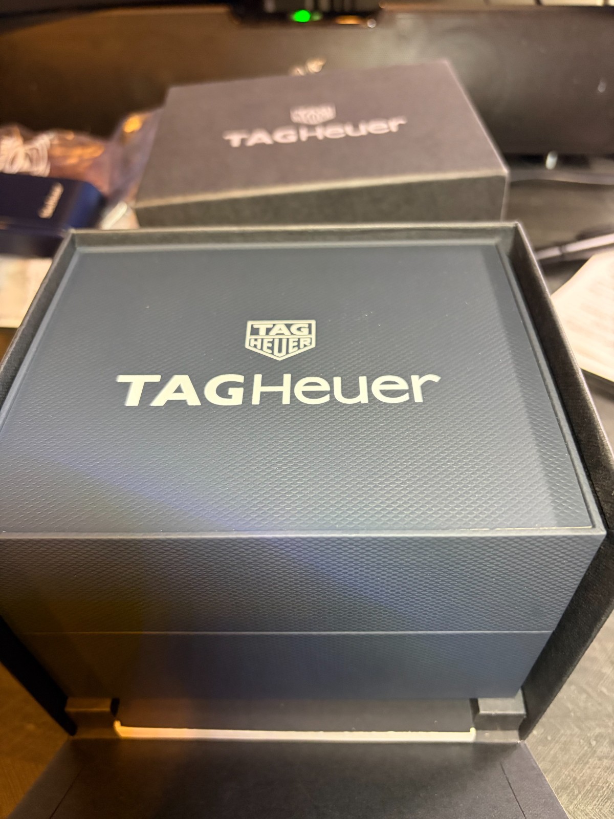 TAG Heuer Aquaracer Ref:WAY201B 43mm Box&Card unworn bracelet plus rubber strap