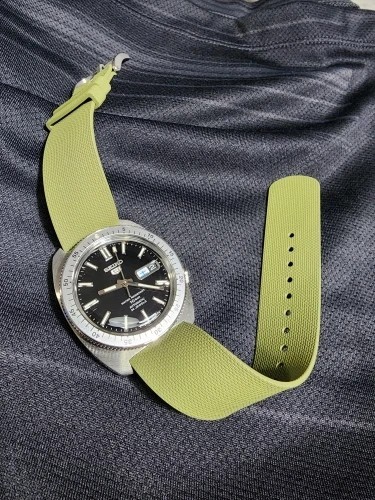 Sports Watch Strap FKM Rubber Band Wristband One Piece Fashion 20mm 22mm