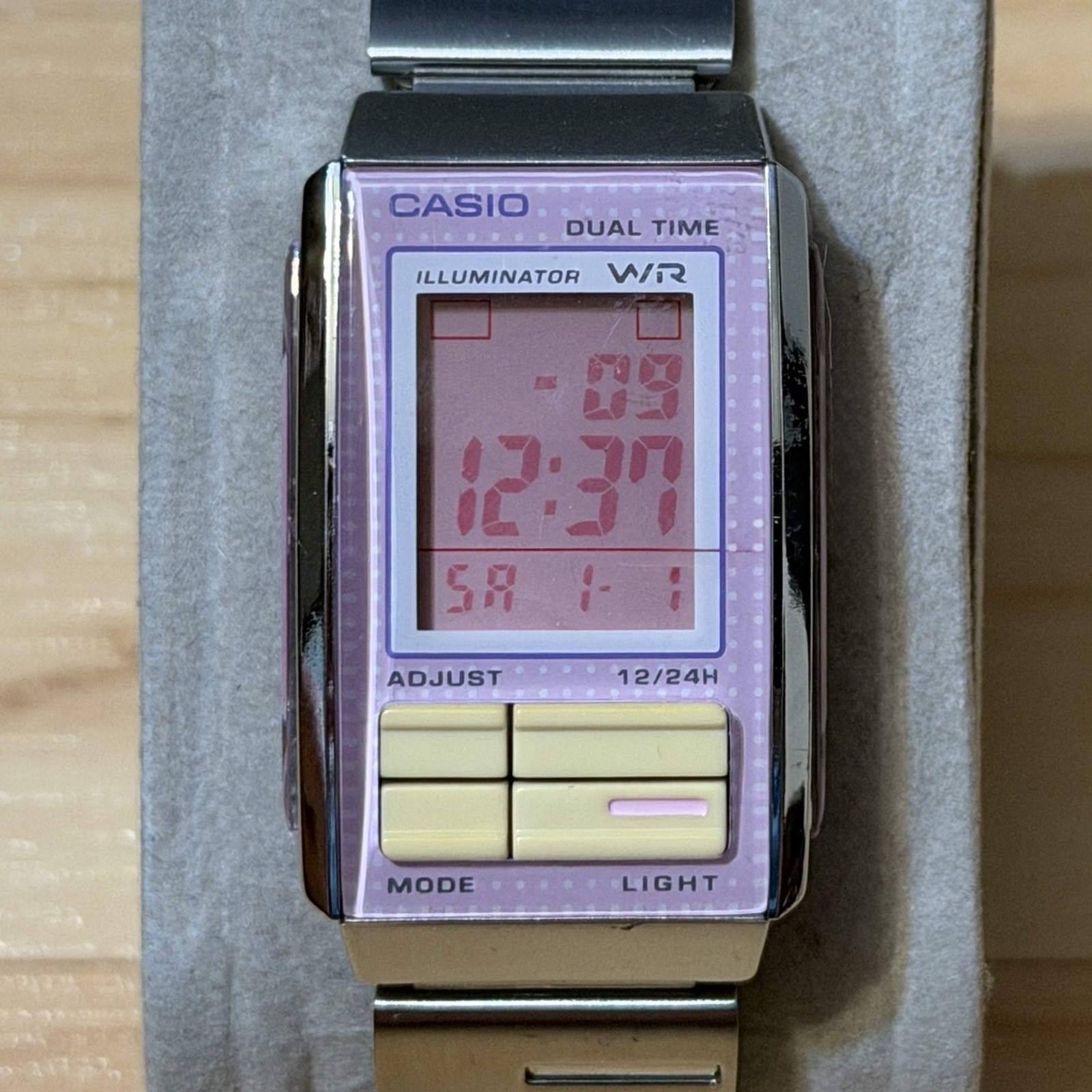 Casio LA-201W Vintage Silver Display Illuminator Futurist Digital Watch LA201