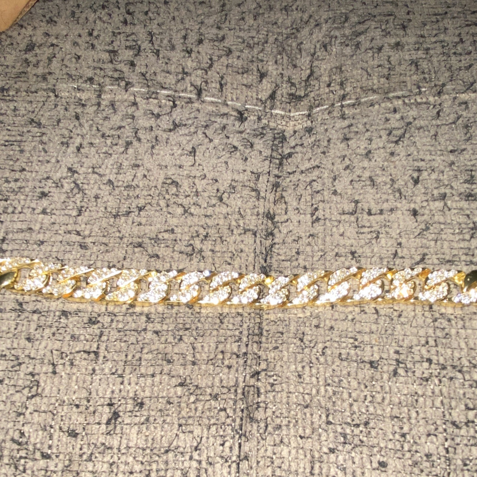 Gold Cuban Link Chain Bracelet with Clasp Closure