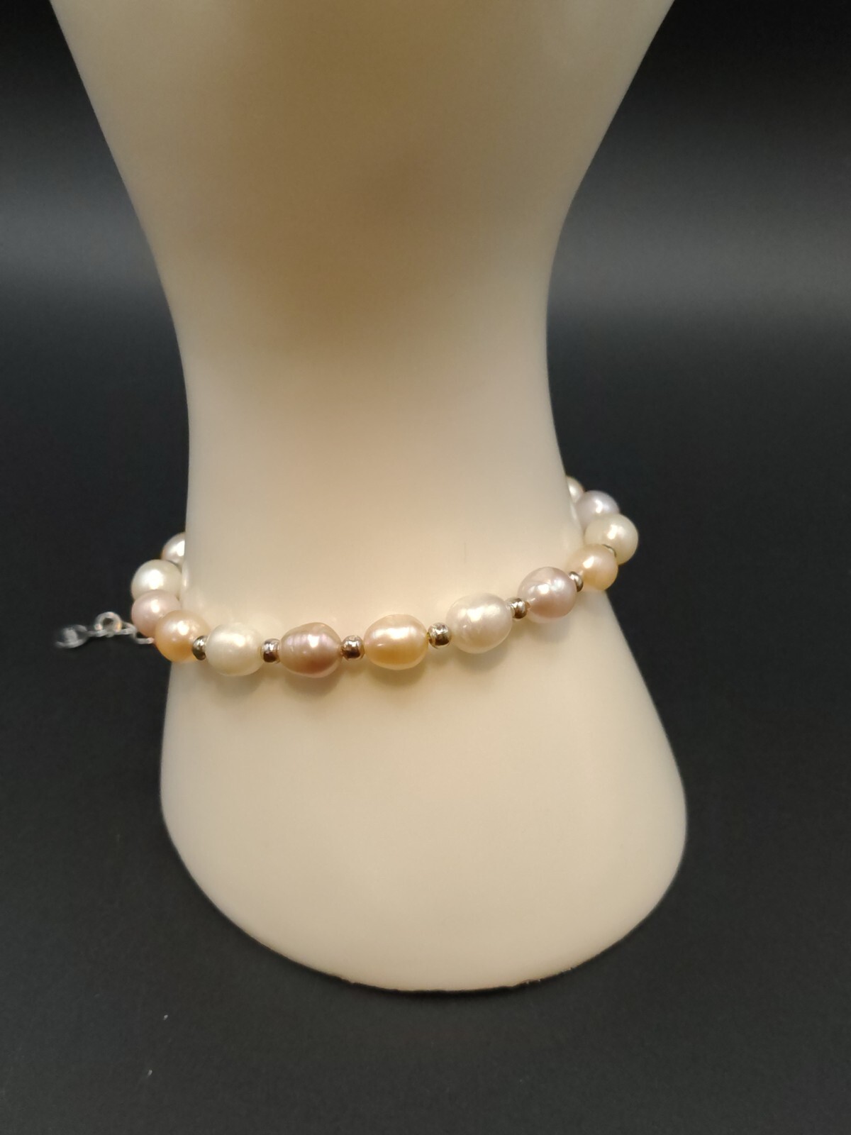 M&M Jewelers stamped Genuine 7mm multicolor freshwater pearl 7-9.5″ bracelet