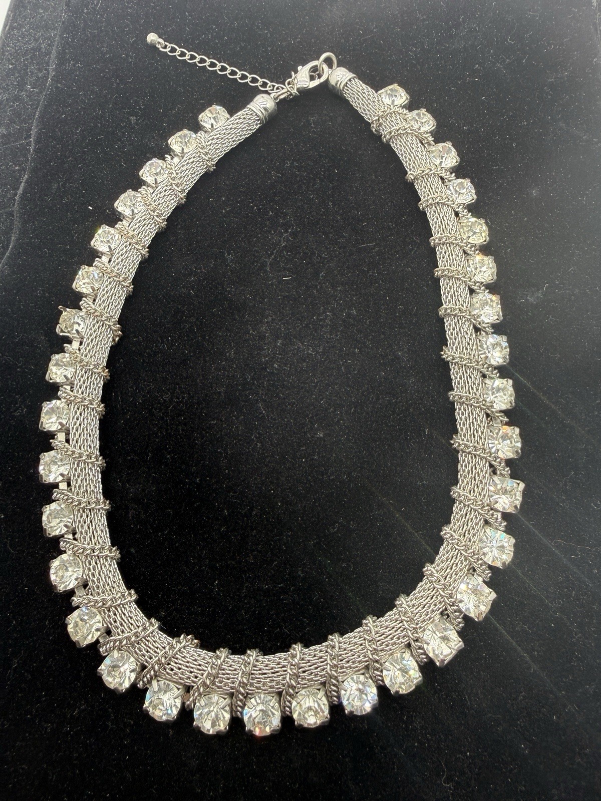 Thick Necklace 18-21 Inches Silver Colored Choker