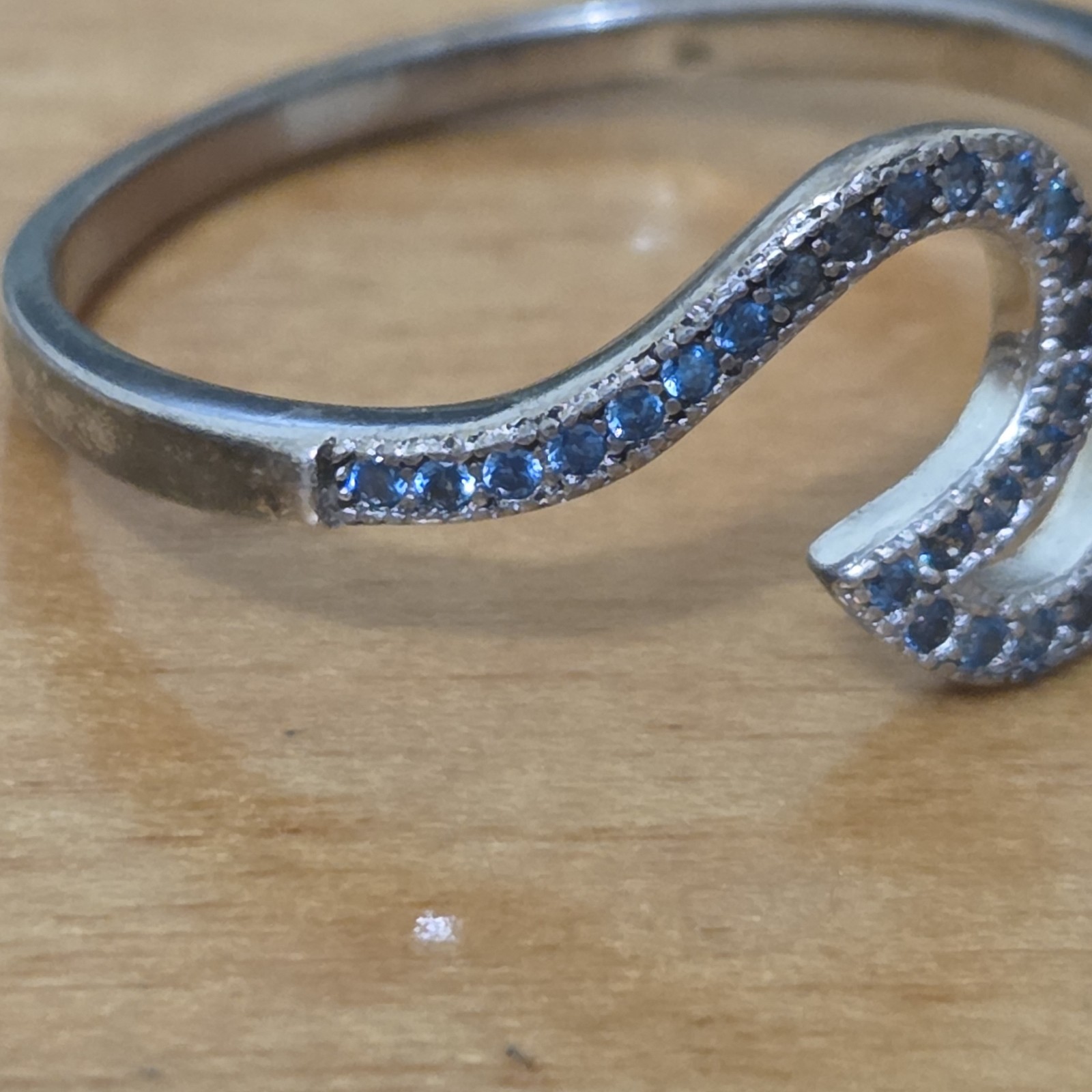 925 Sterling Silver Blue Pavé Wave Band Ring Round CZ Accents Size 10.25