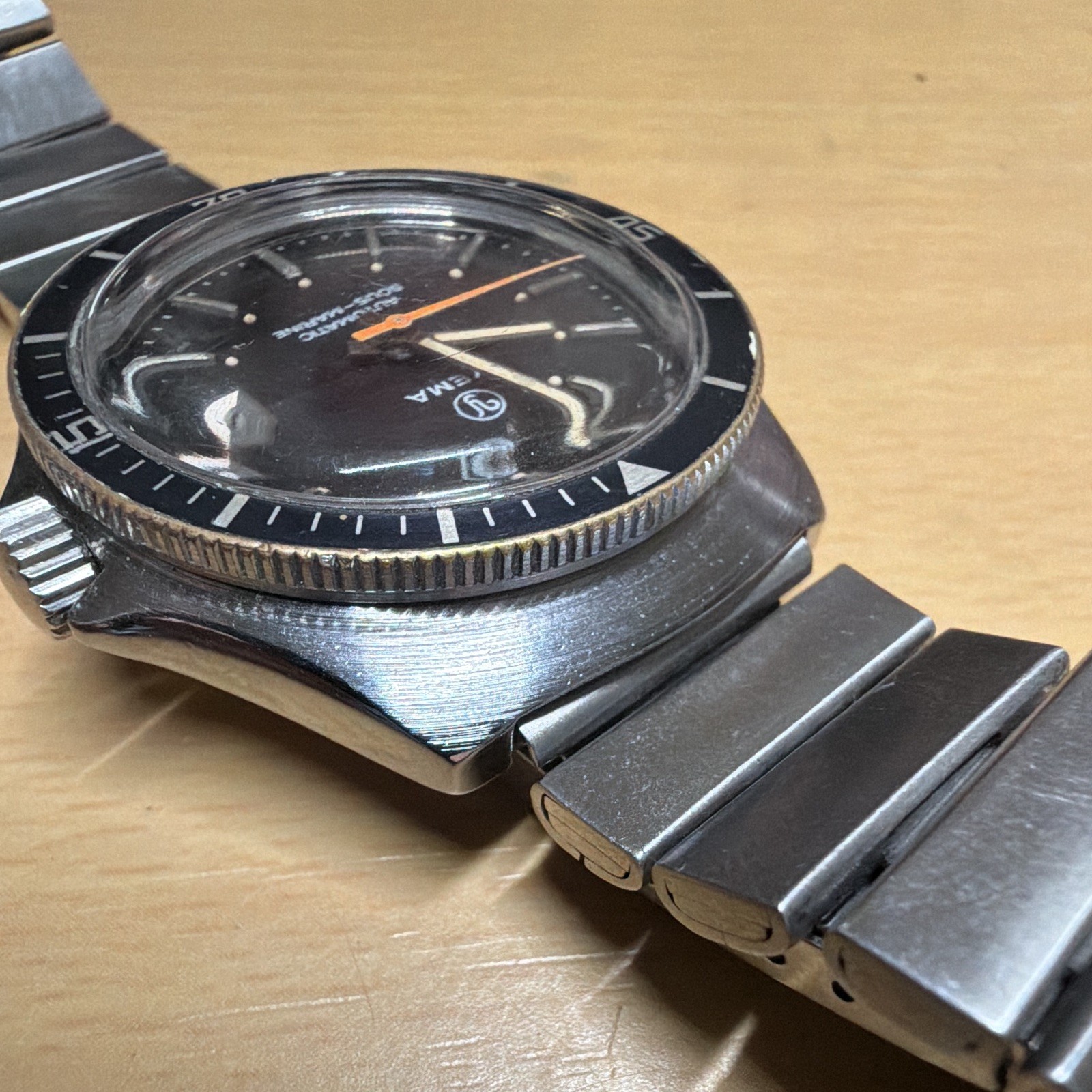 Yema Sous-Marine Automatic Diver Date Black Dial Rotating Bezel Silver Bracelet